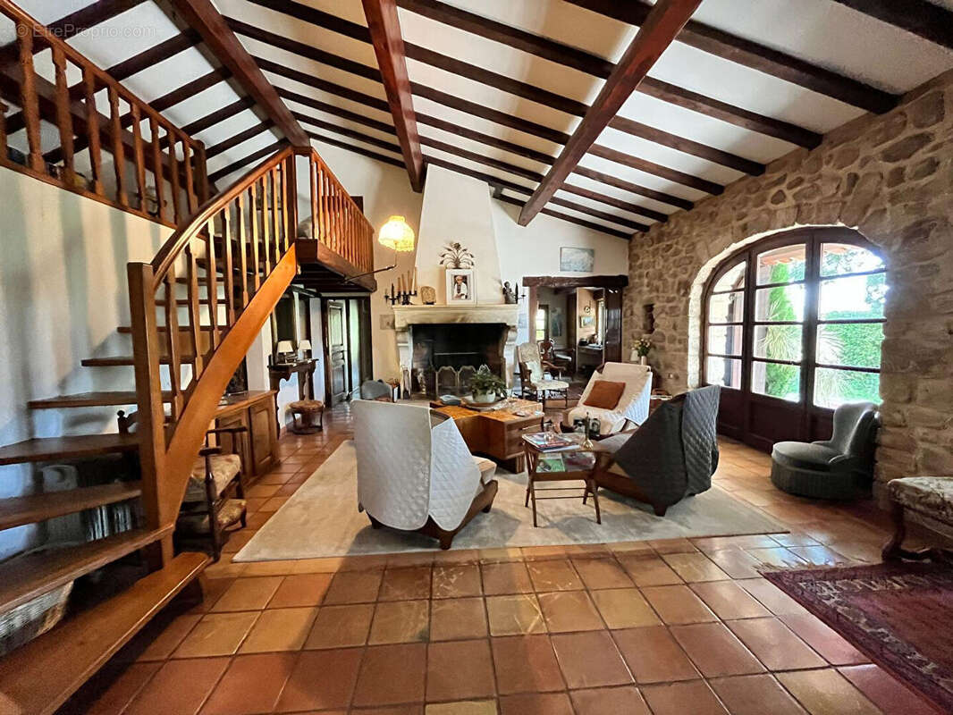 Maison à SAINT-PAUL-TROIS-CHATEAUX