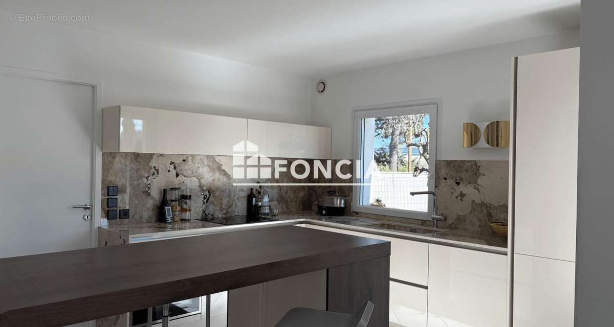 Maison à TOURNON-SUR-RHONE