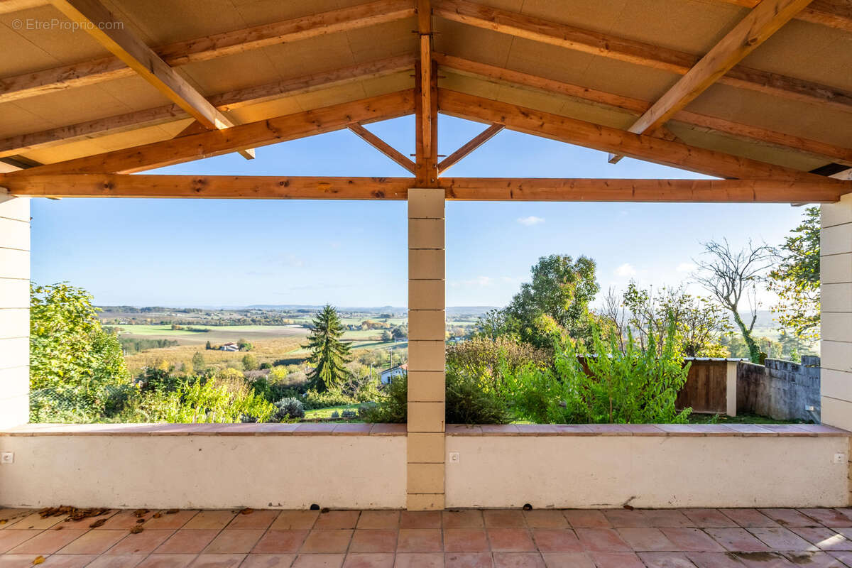 Maison à MONFLANQUIN