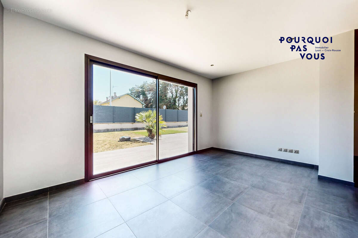 Maison 214 m² à Saint-Romain-De-Jalionas  - photo 7