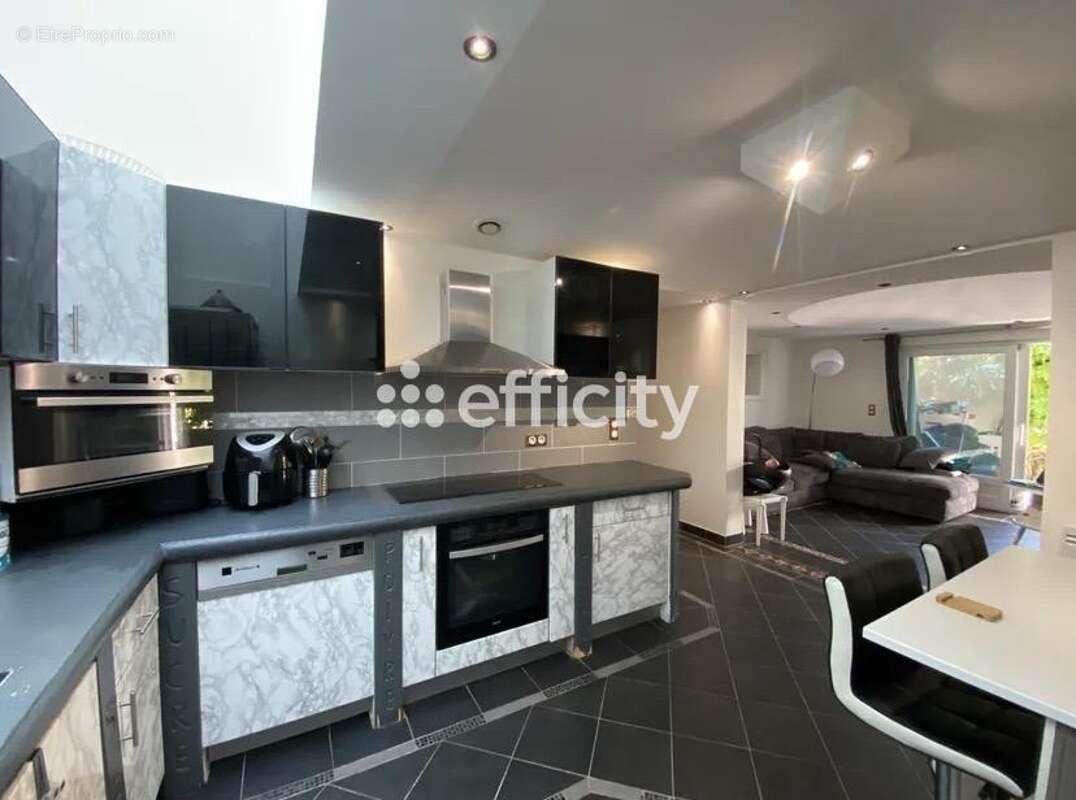Appartement à VILLEMOMBLE