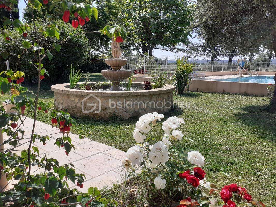 Maison à SAINT-QUENTIN-LA-POTERIE