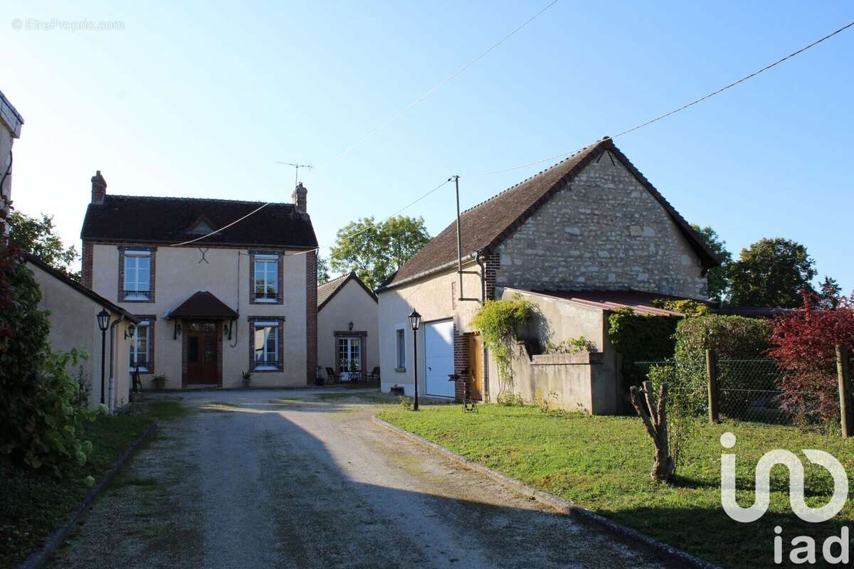 Maison 168 m² à Champlay  - photo 4