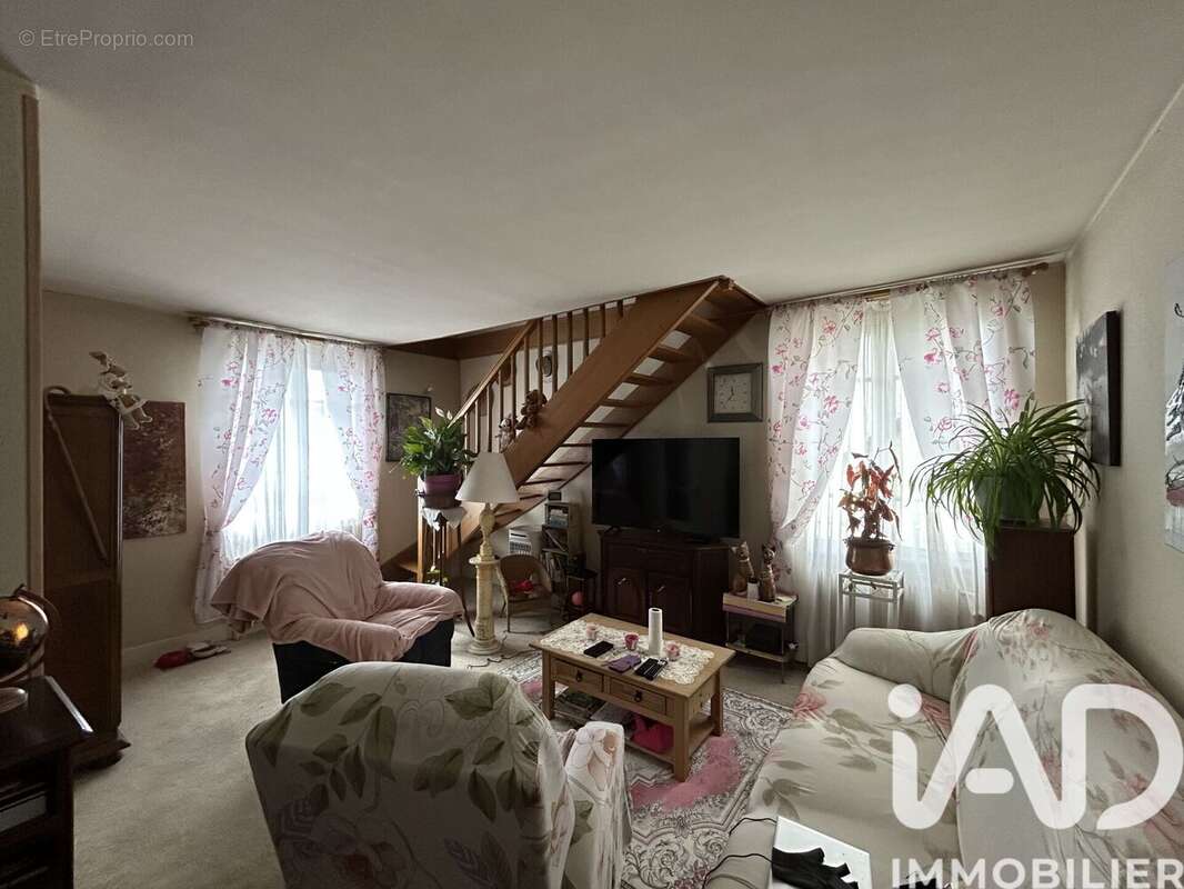 Photo 2 - Maison à SAINT-AMAND-MONTROND