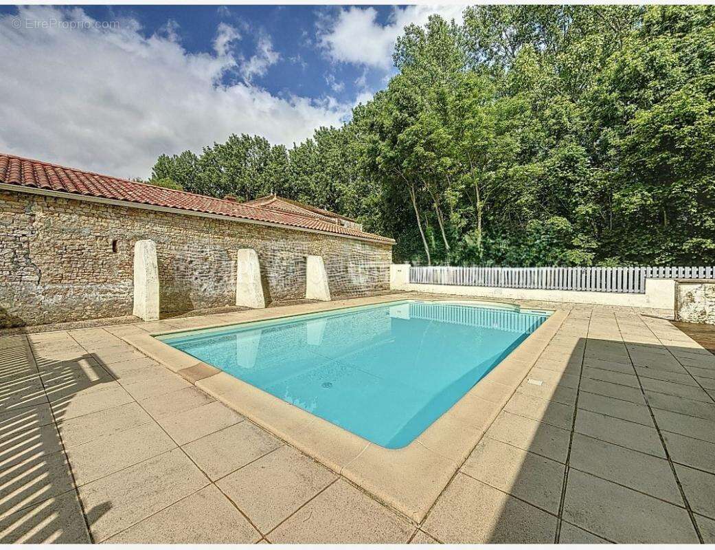 Maison à MAREUIL-SUR-LAY-DISSAIS