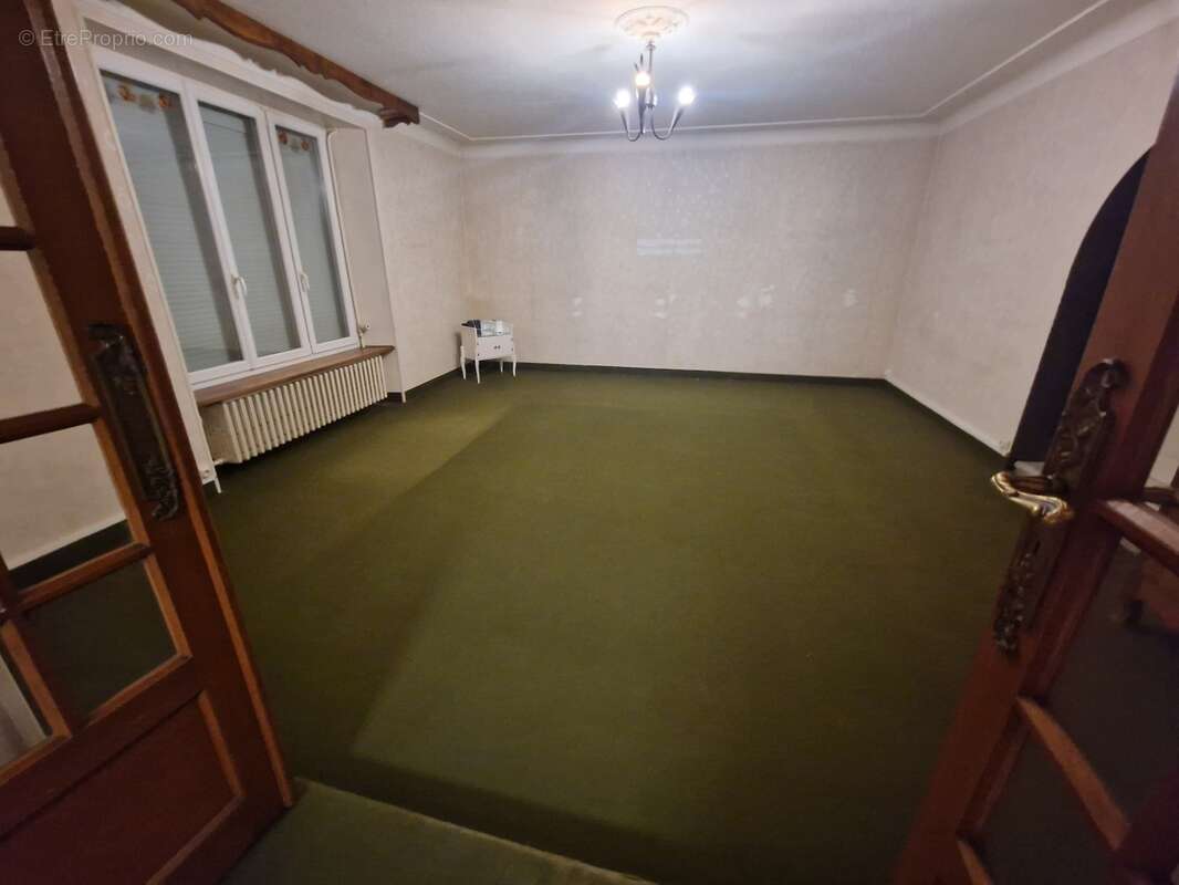 Ensemble immobilier ( maison t6 + grandes dependances ) à vendre 5 pièces (sh. 251 m2) proche contrexeville (88) sur terrain de  - photo 29