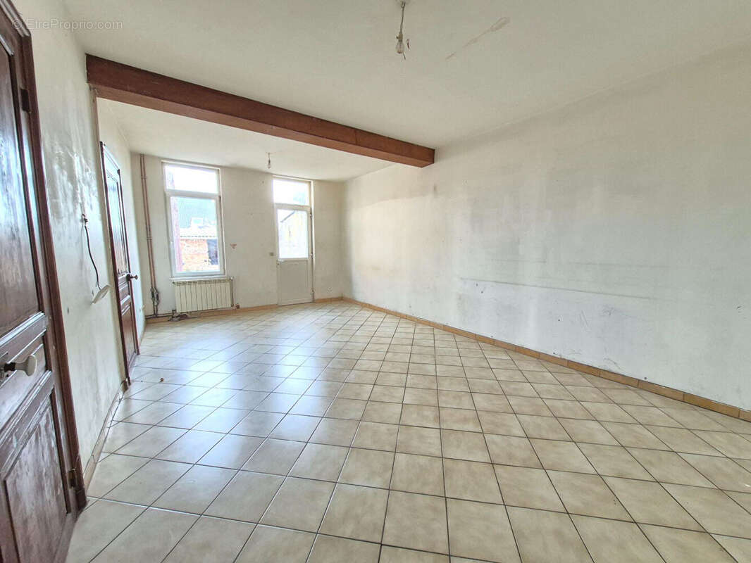 Maison à SAINT-MARTIN-AU-LAERT