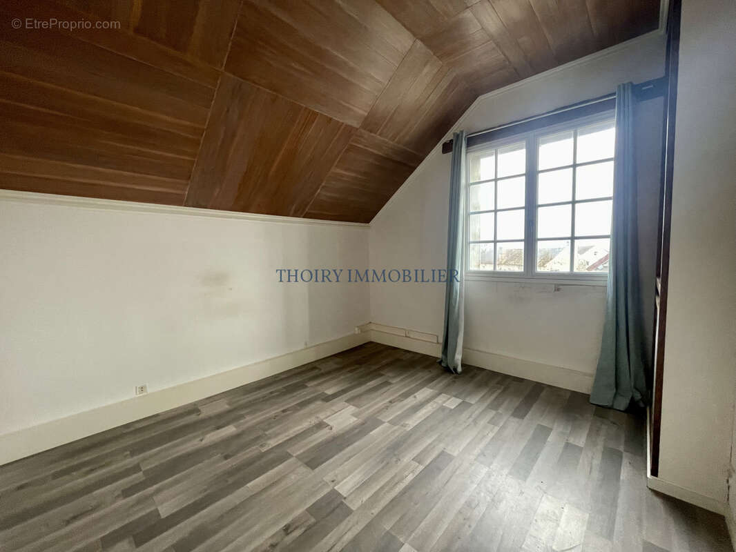 Maison à THOIRY