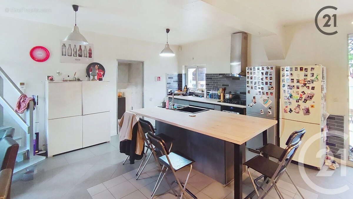 Maison à VERT-SAINT-DENIS