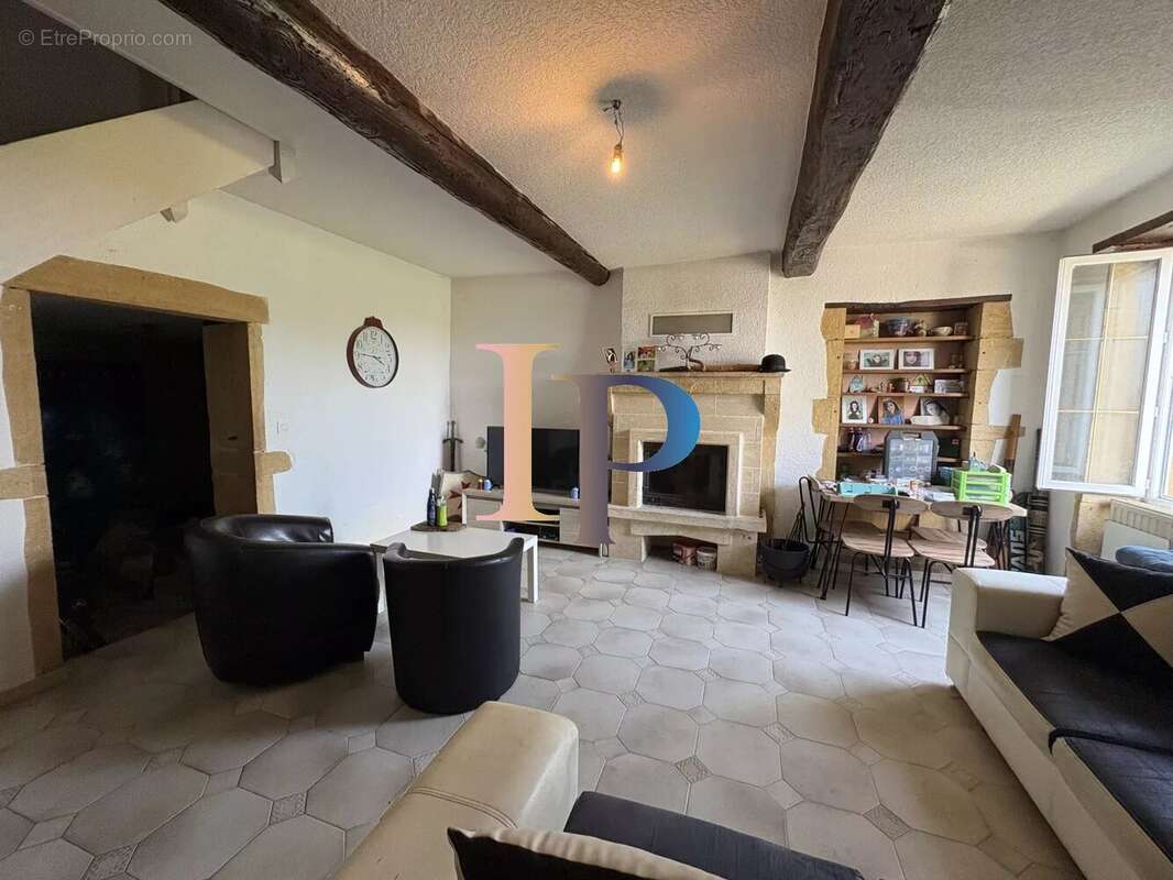Maison à CHARLIEU