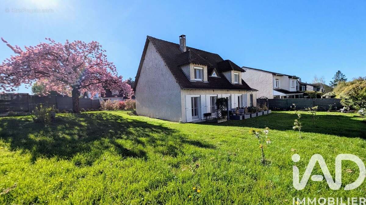 Photo 2 - Maison à CERNAY-LA-VILLE