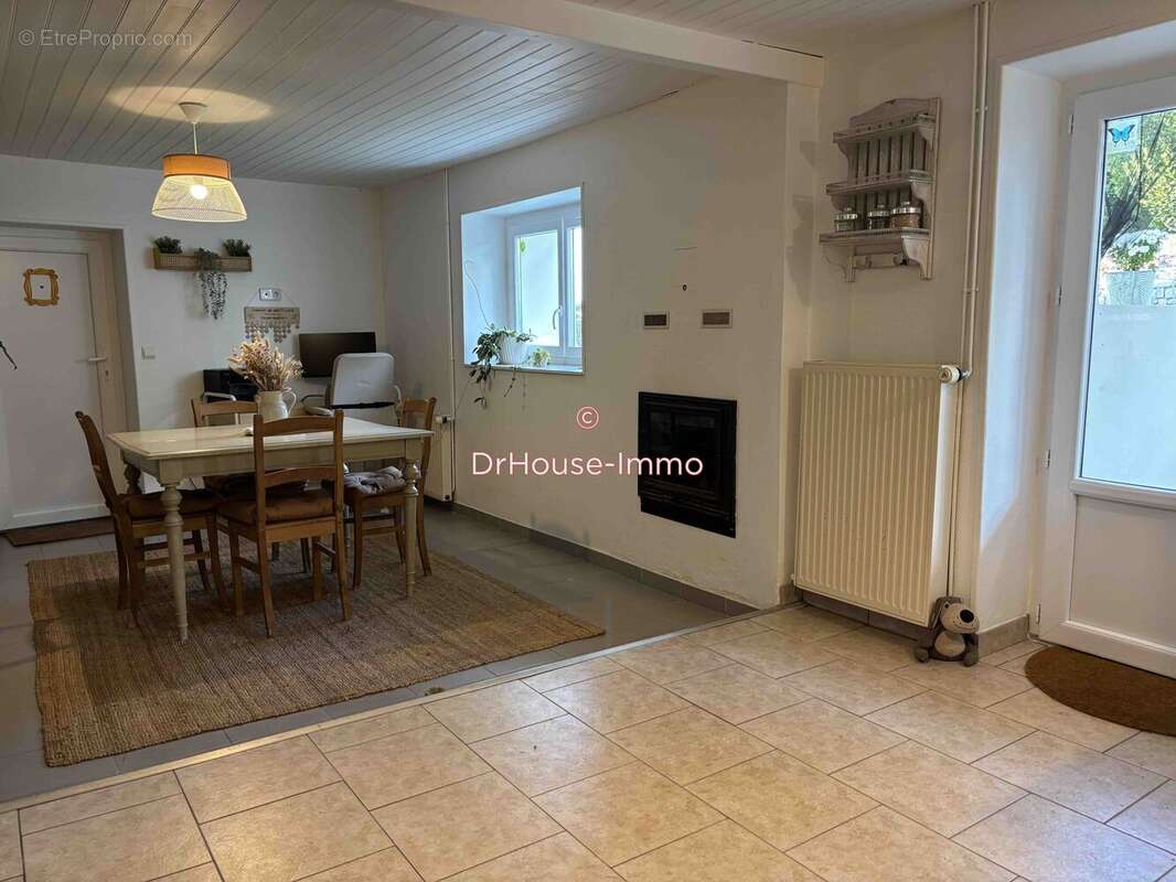 Maison à CHAILLE-LES-MARAIS