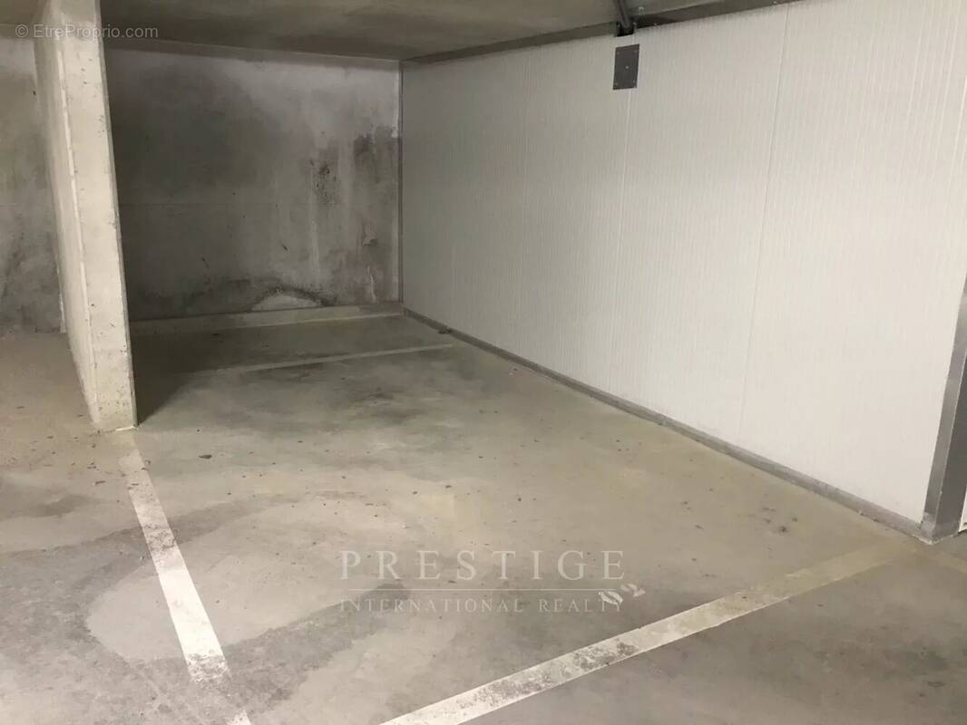 Parking à ANTIBES
