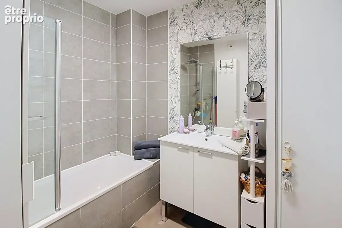 En exclusivité !! Appartement à LORGUES de type T3 de 67 m2 / 2 terrasses / piscine dans résidence sécurisée! - photo 10