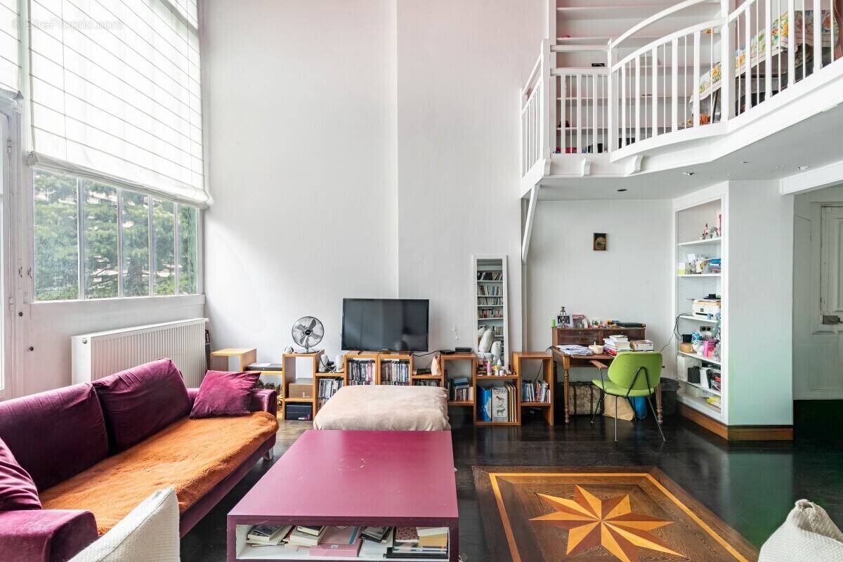 Appartement à PARIS-16E