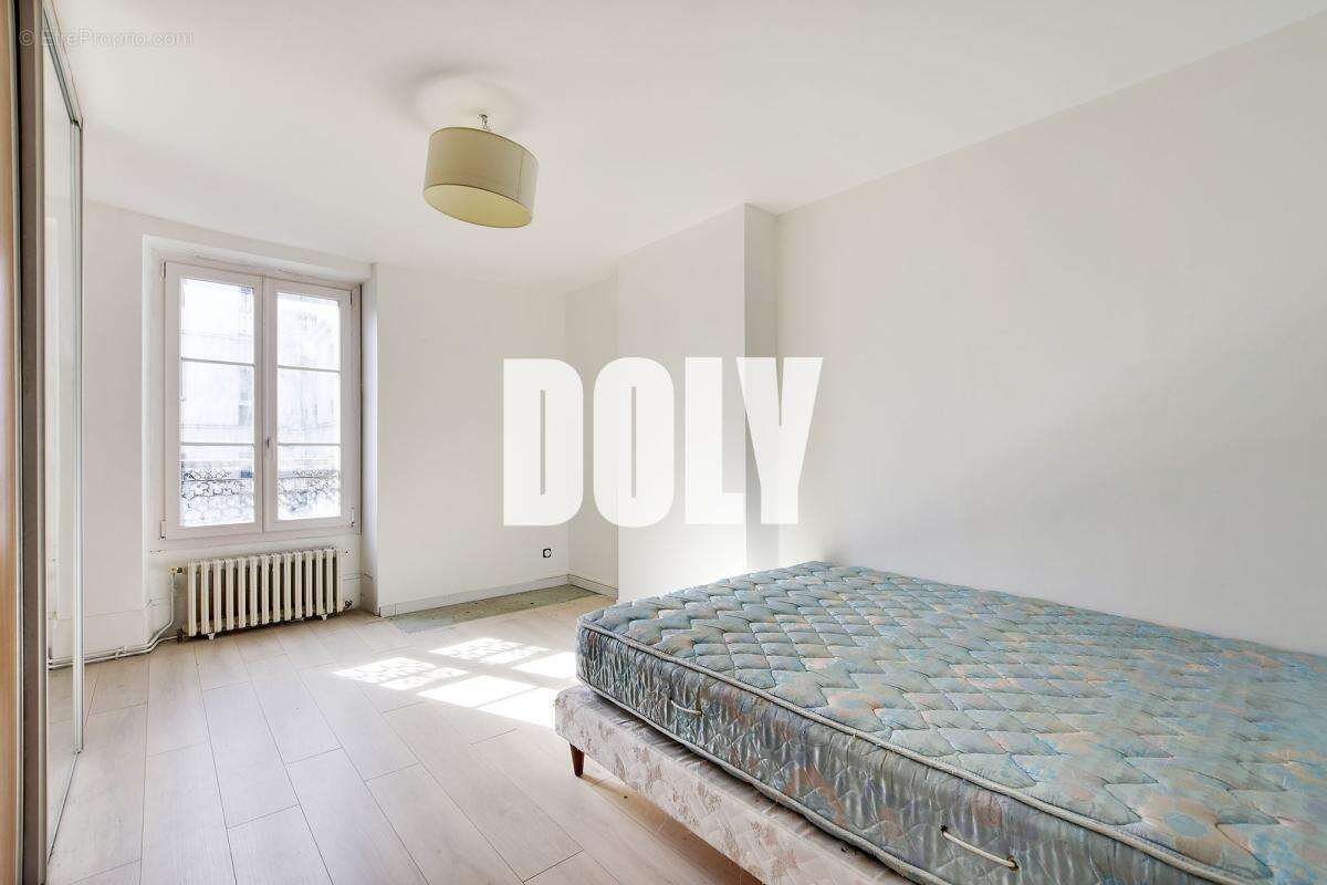 Appartement à PARIS-7E