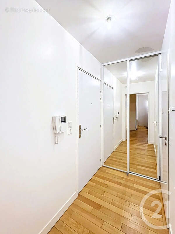 Appartement à PARIS-14E