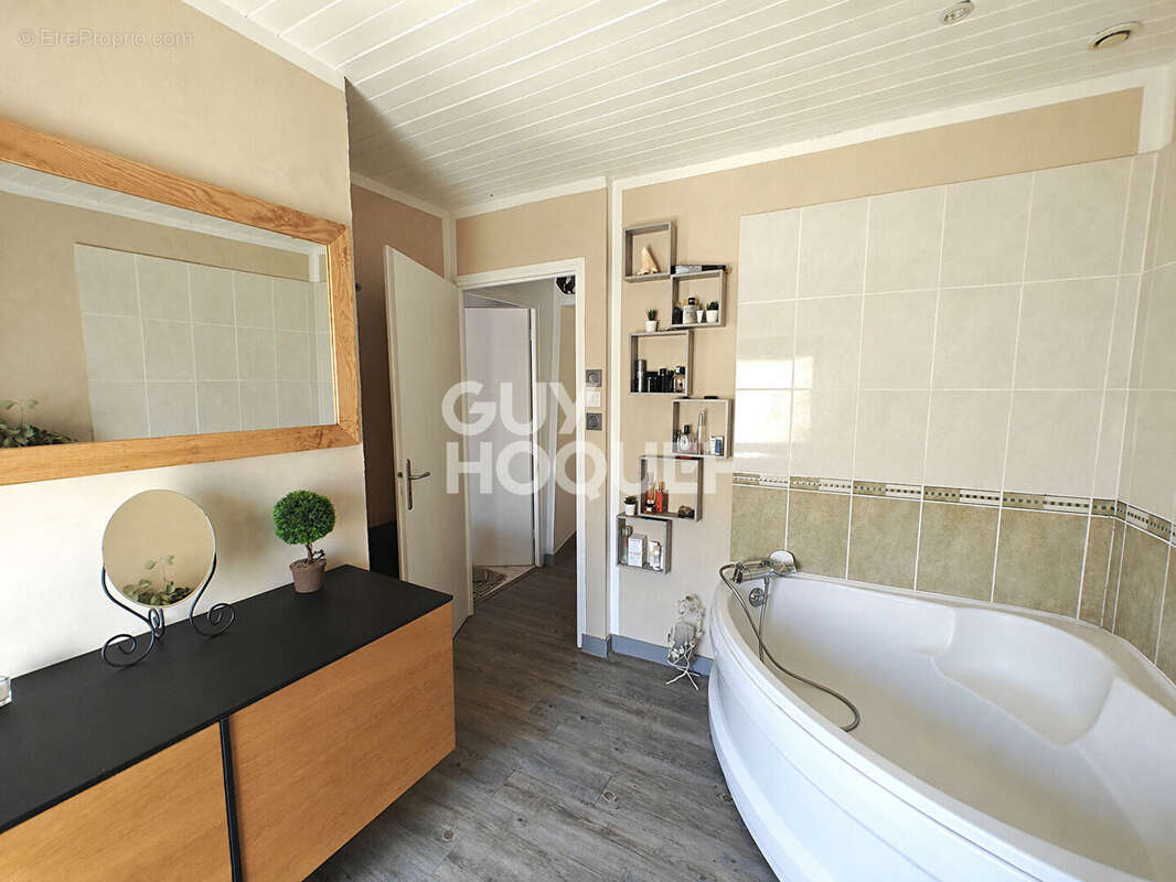 Maison de 113m² à Saint-Genis-l'Argentière - photo 2