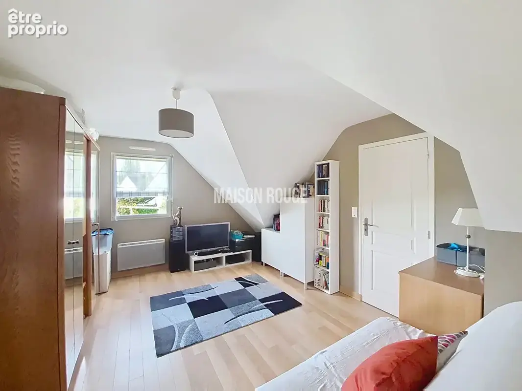Maison familiale de 144 m² sur un terrain paysagé de 677 m² - photo 14