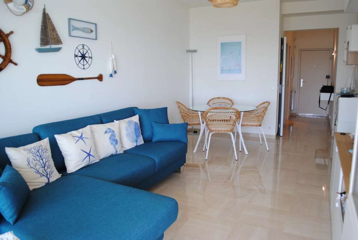 Appartement à VILLENEUVE-LOUBET