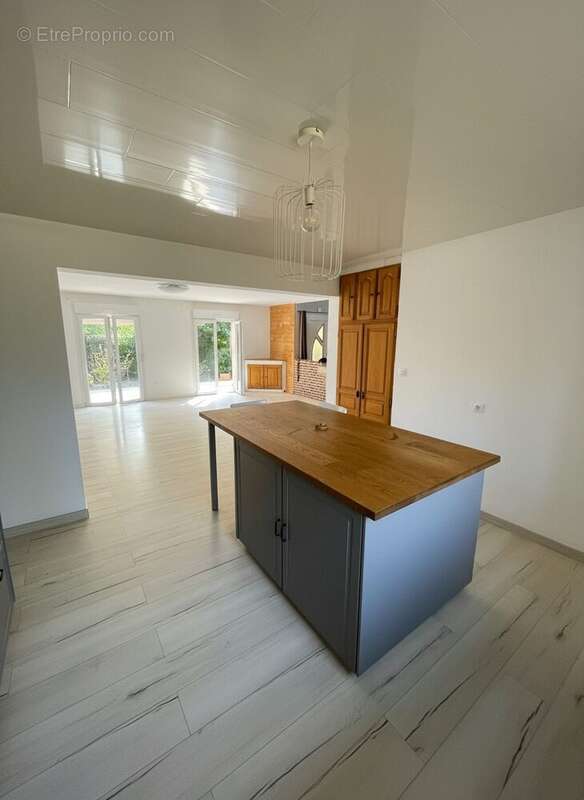 Maison à AVESNES-SUR-HELPE