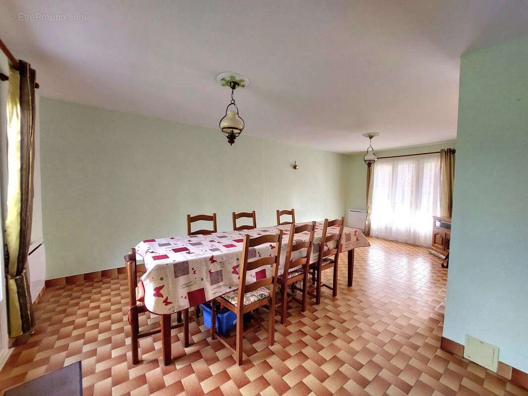 Maison à CELLE-LEVESCAULT