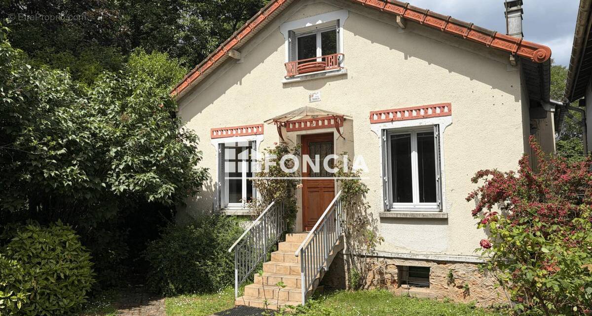 Maison à BURES-SUR-YVETTE