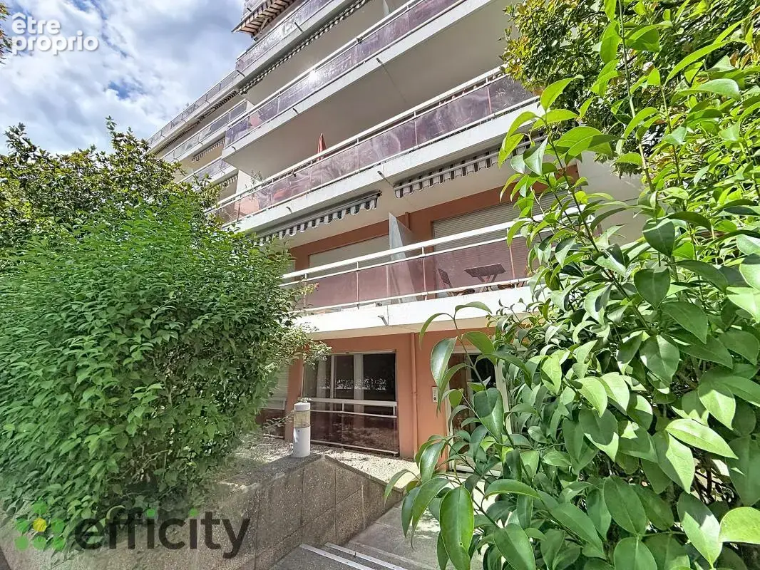 Appartement à ISSY-LES-MOULINEAUX