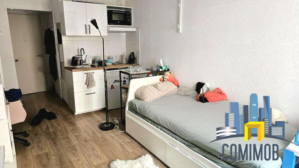 Appartement à COURBEVOIE