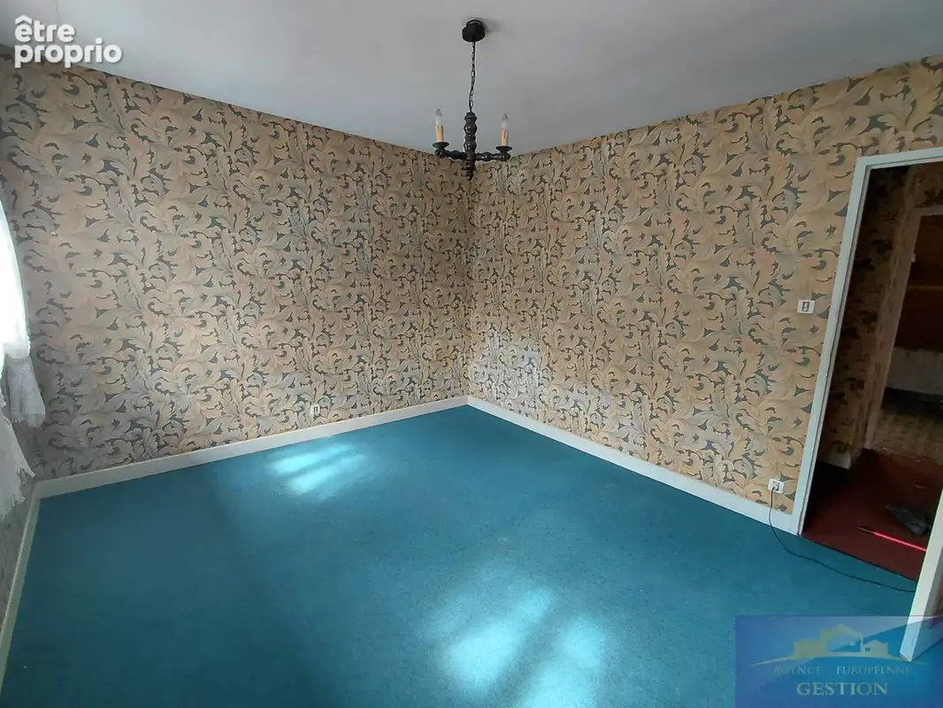Maison élevée sur deux niveaux avec terrain et garage - photo 14