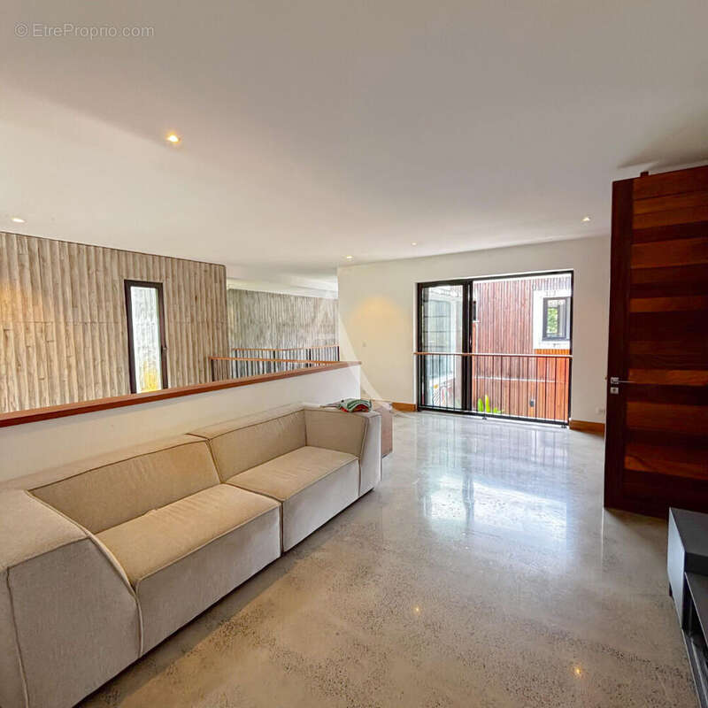 Demeure de prestige à Fort-de-France de 395 m² ( terrain de 71274 m²). - photo 11
