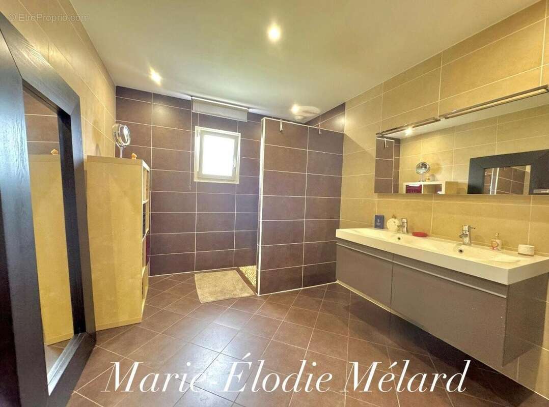 Photo 9 - Maison à COSNES-ET-ROMAIN