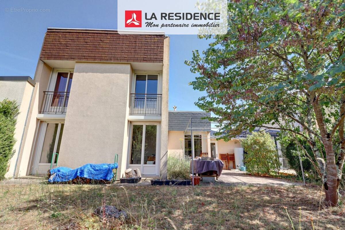 Maison à SAINT-GERVAIS-LA-FORET