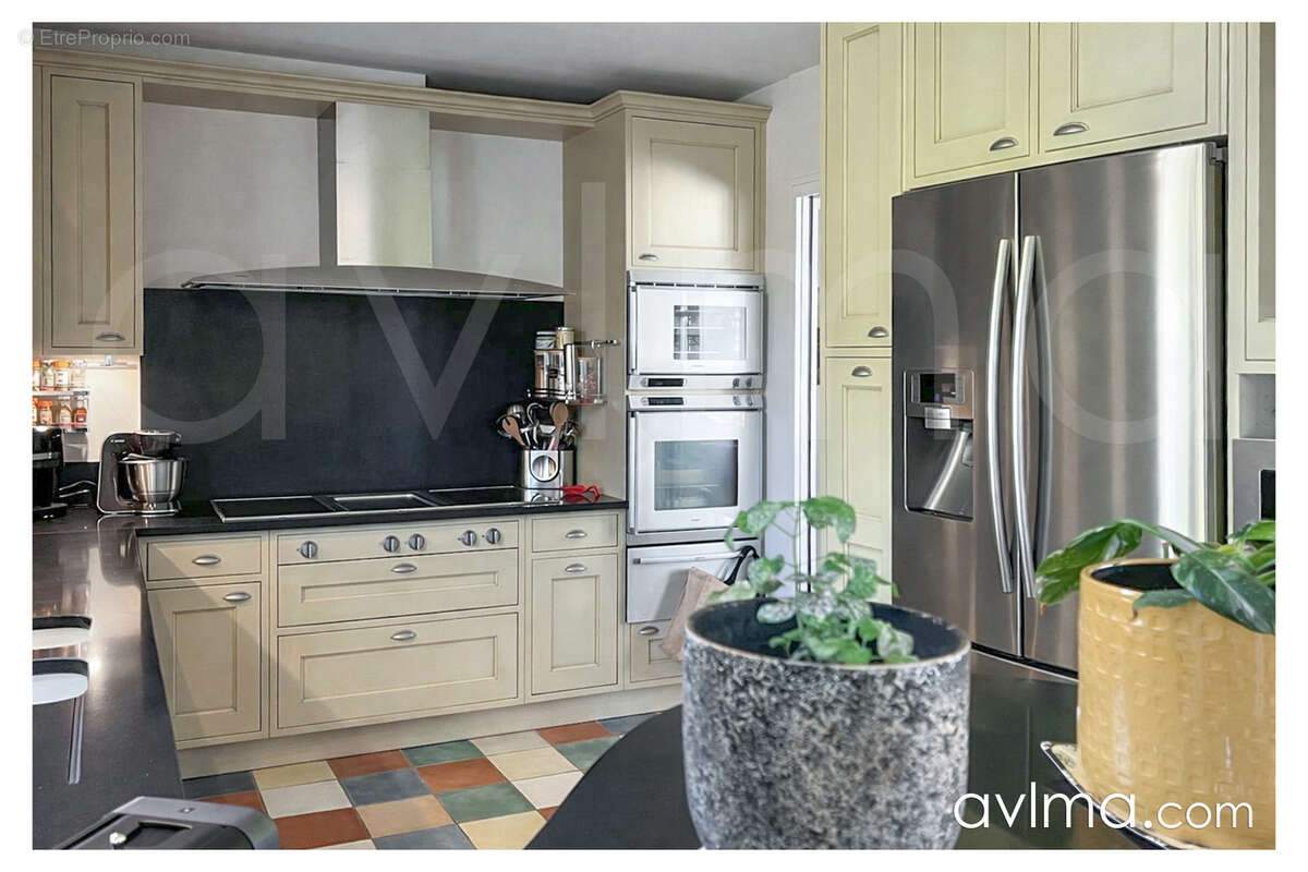 Maison à SAINT-NOM-LA-BRETECHE