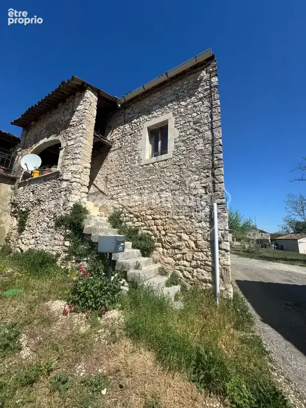 Maison de village en pierre 42 m2 avec jardinet de 30m2 - photo 7