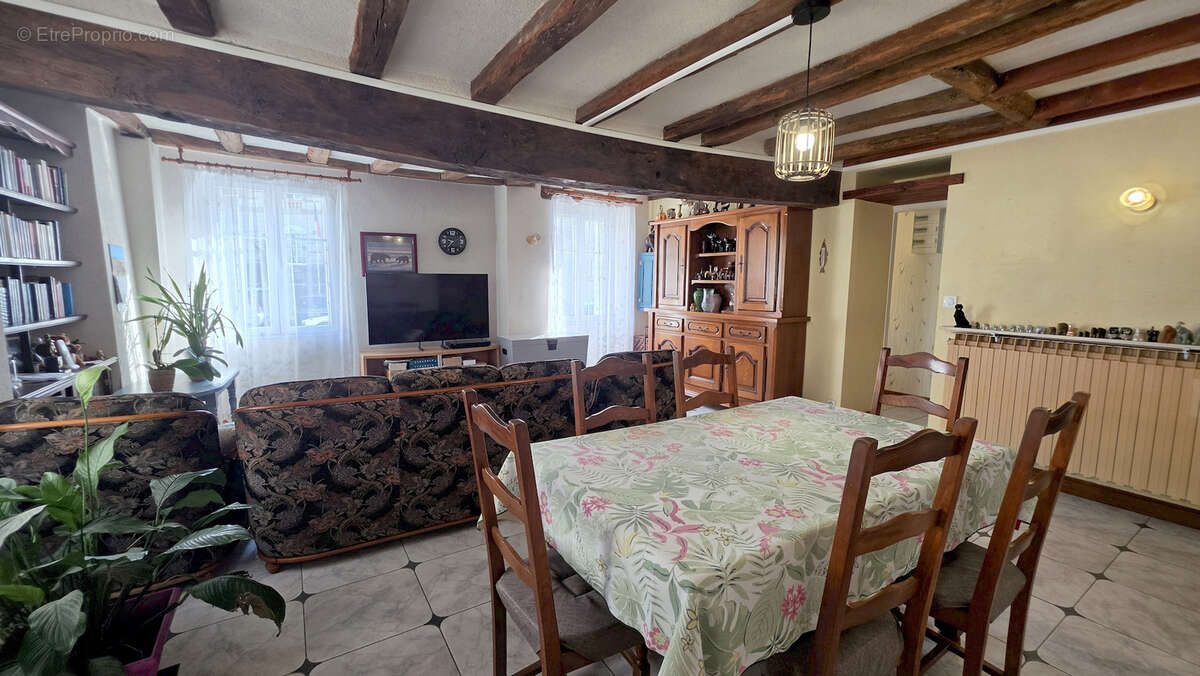 Maison à CERNUSSON
