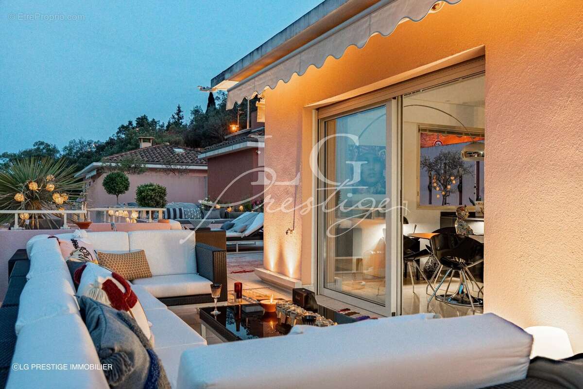 Appartement à MANDELIEU-LA-NAPOULE