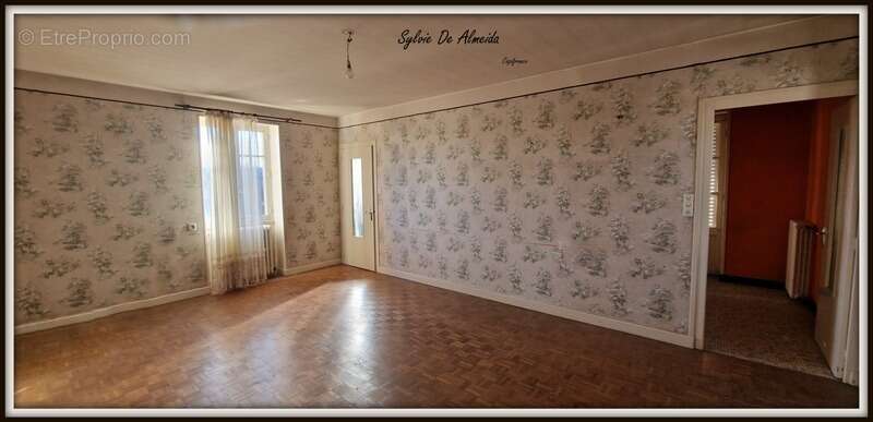 Maison à vendre 8 pièces REYSSOUZE (01) proche PONT DE VAUX 180 m², dépendance 150 m², carport 68 m², terrain clos 1690m² - photo 8