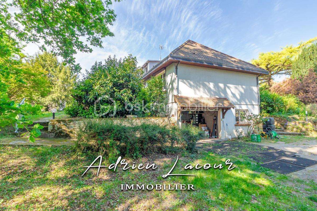 Jolie maison sur sous-sol avec son parc arboré - photo 12