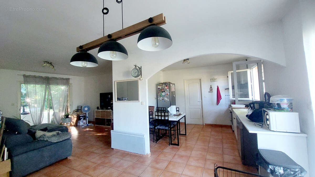 Maison de plain-pied de 102 m2 avec jardin de 1 200 m2   Proche La Réole - photo 3