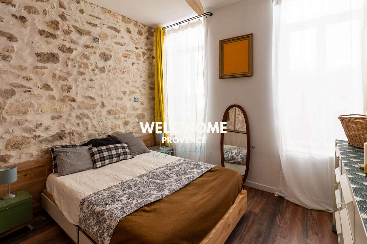Appartement à MARSEILLE-1E