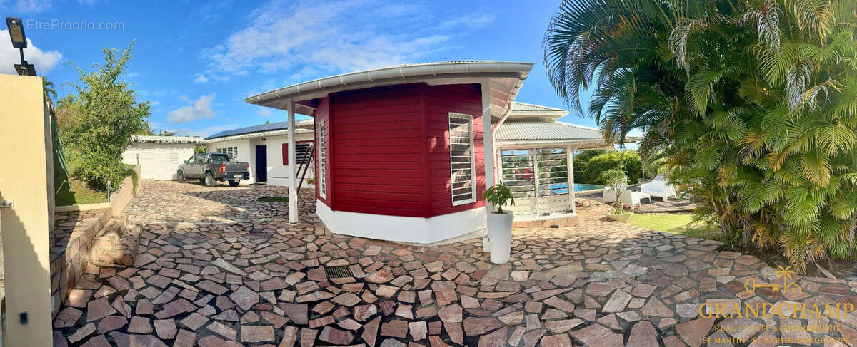 Maison à PETIT-BOURG