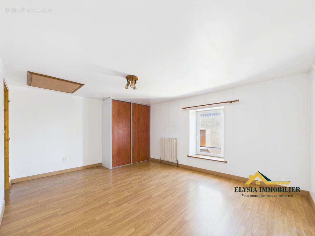 Maison à COLOMBEY-LES-BELLES