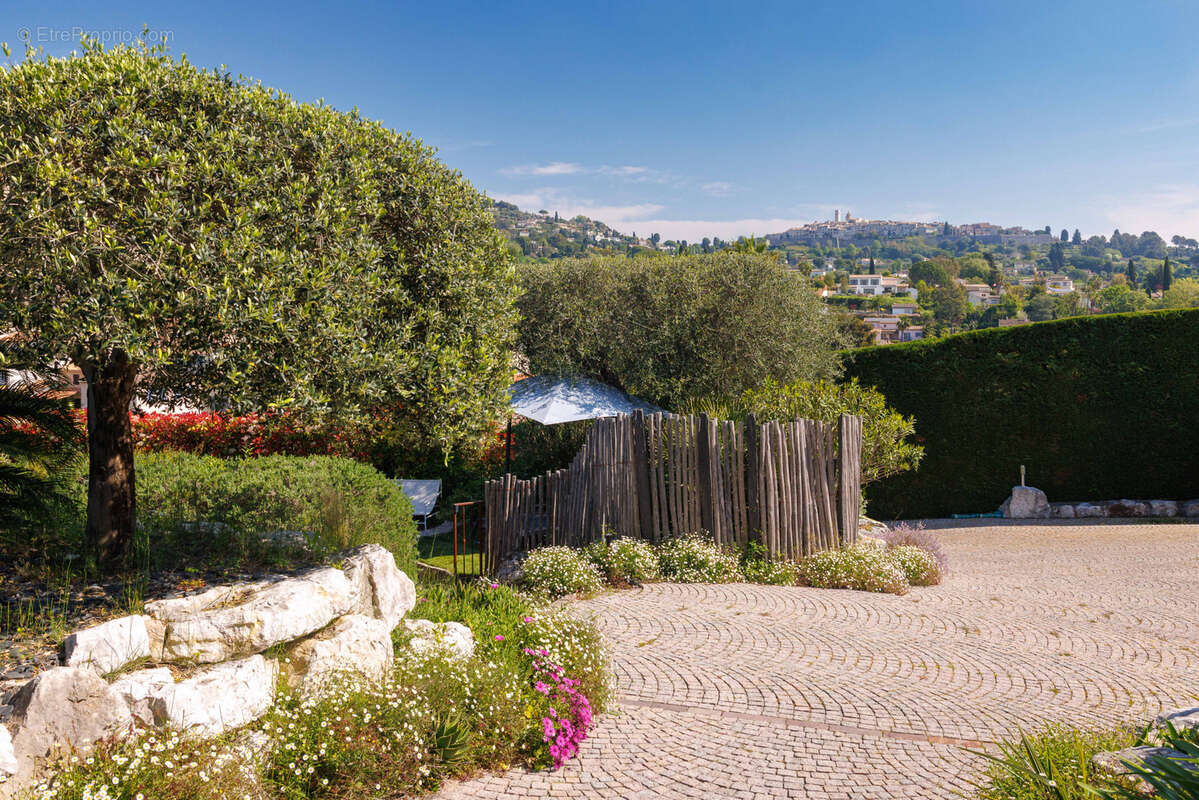 Maison à LA COLLE-SUR-LOUP