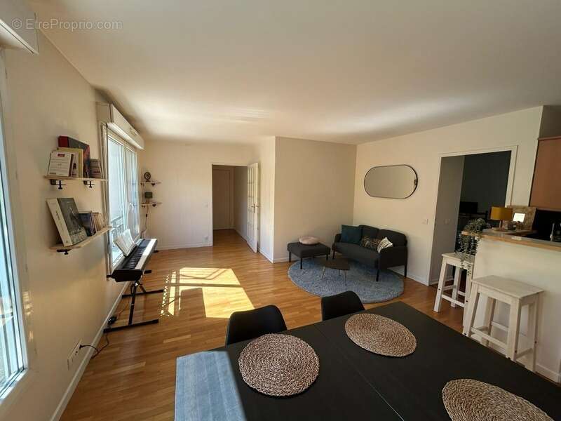 Appartement à LA GARENNE-COLOMBES
