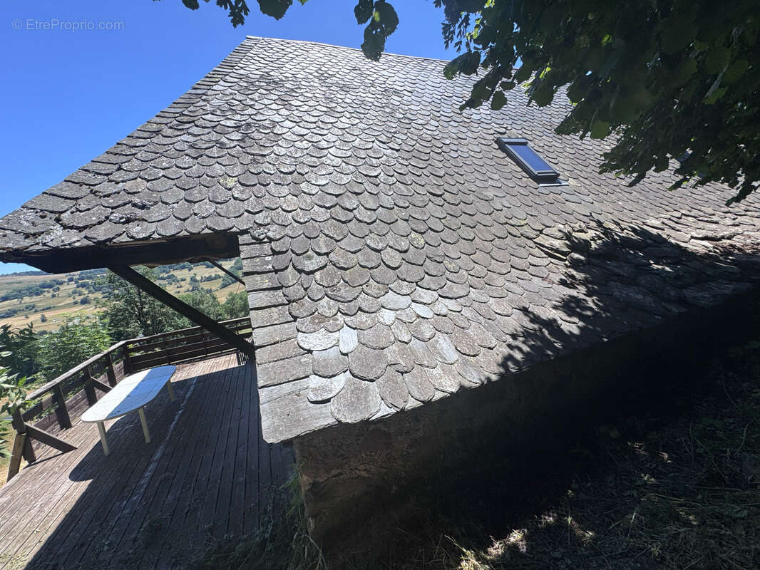 Corps de ferme rénové, 1272 m2 de terrain et jolie vue dégagée Secteur Puy Mary - photo 29