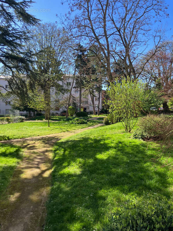Appartement à SURESNES