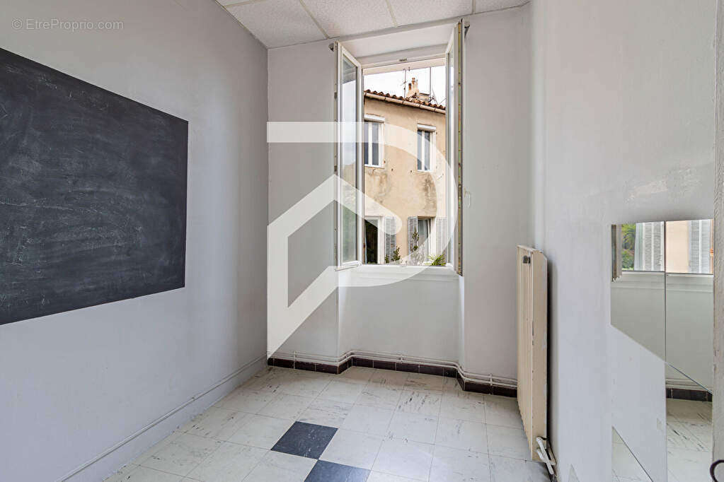 Appartement à MARSEILLE-7E