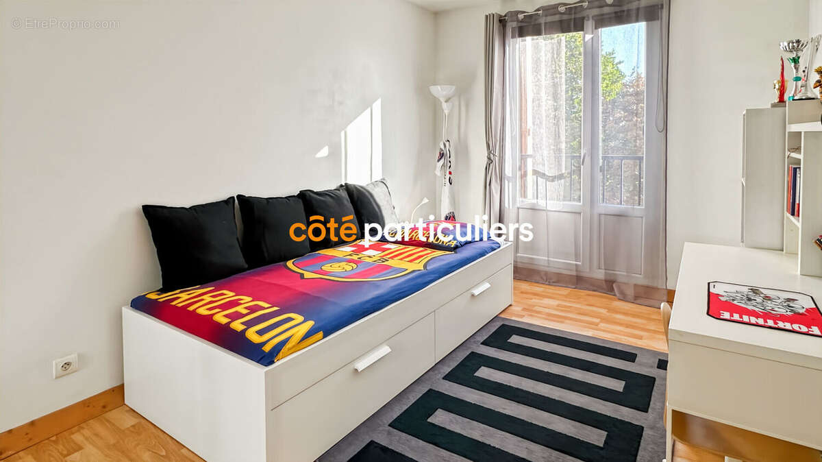 Appartement à BRIE-COMTE-ROBERT