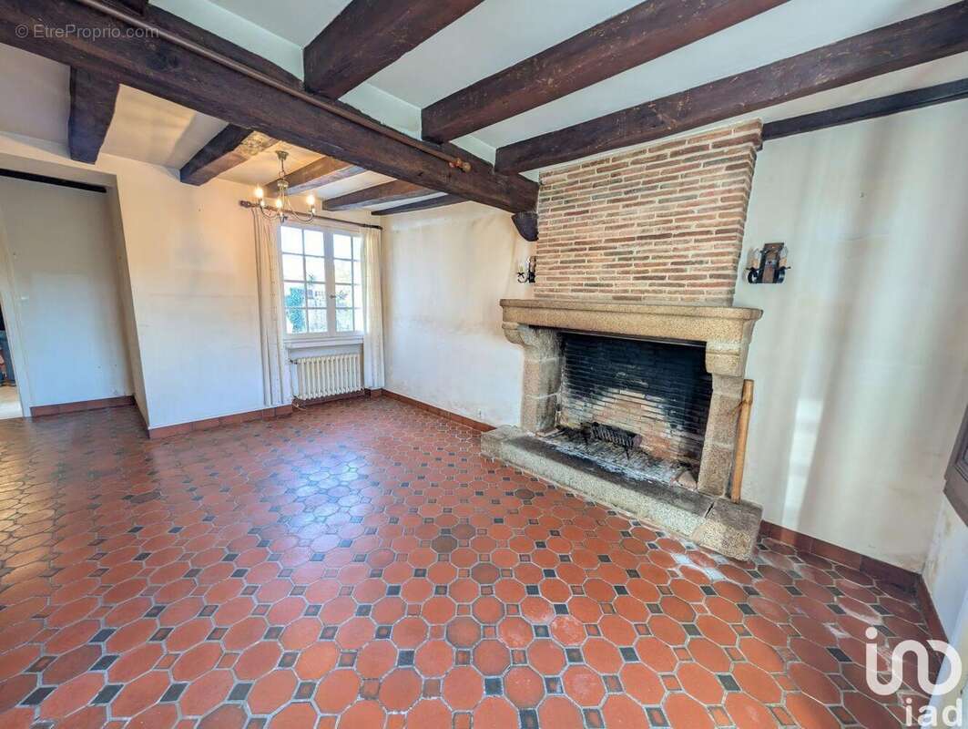 Photo 5 - Maison à LUSSAC-LES-CHATEAUX